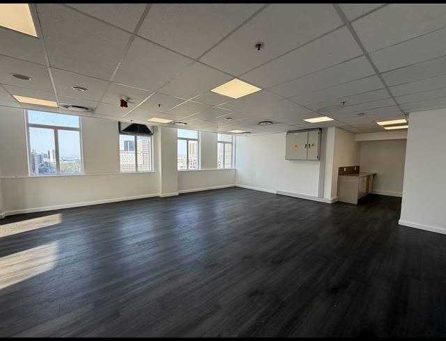 990M² BUILDING TO LET IN CAPE TOWN CITY CENTRE